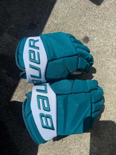 San Jose Sharks Bauer Vapor Pro Team Gloves 13" Pro Stock (Used)
