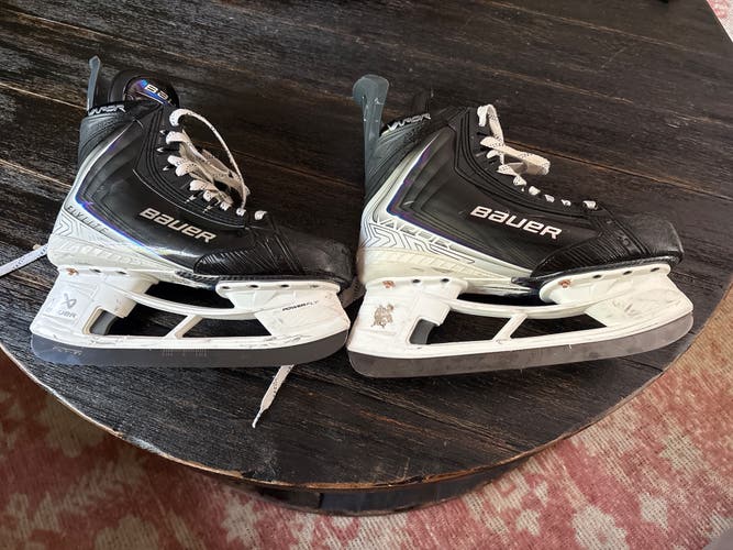 2025 Bauer Vapor Flylite Hockey Skates 8.5 (Used)