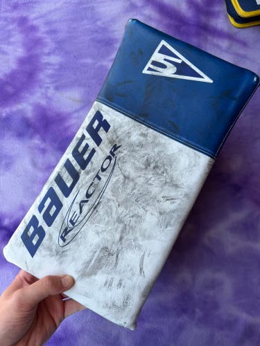 Blue Intermediate Bauer Reactor 3 Goalie Gloves & Blockers Regular (Used)