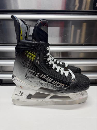 Bauer Vapor Hyperlite2 Hockey Skates Size 8 FIT 2 272mm (Used) NHL Pro Stock