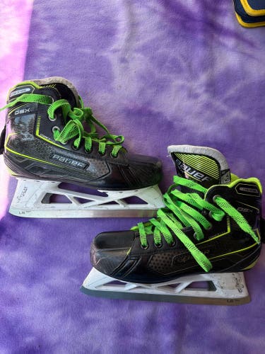 Intermediate Bauer GSX Hockey Goalie Skates Regular Width Size 5.5 (Used)