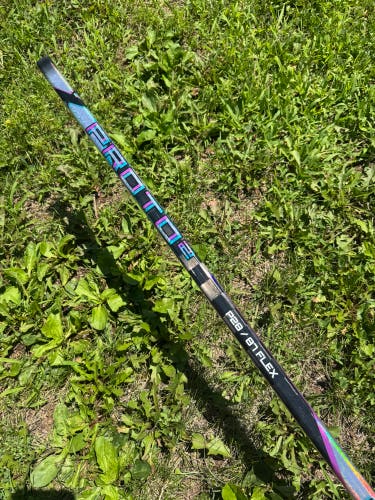 Senior Bauer Proto2 Right Handed Hockey Stick P28 87 Flex (New)