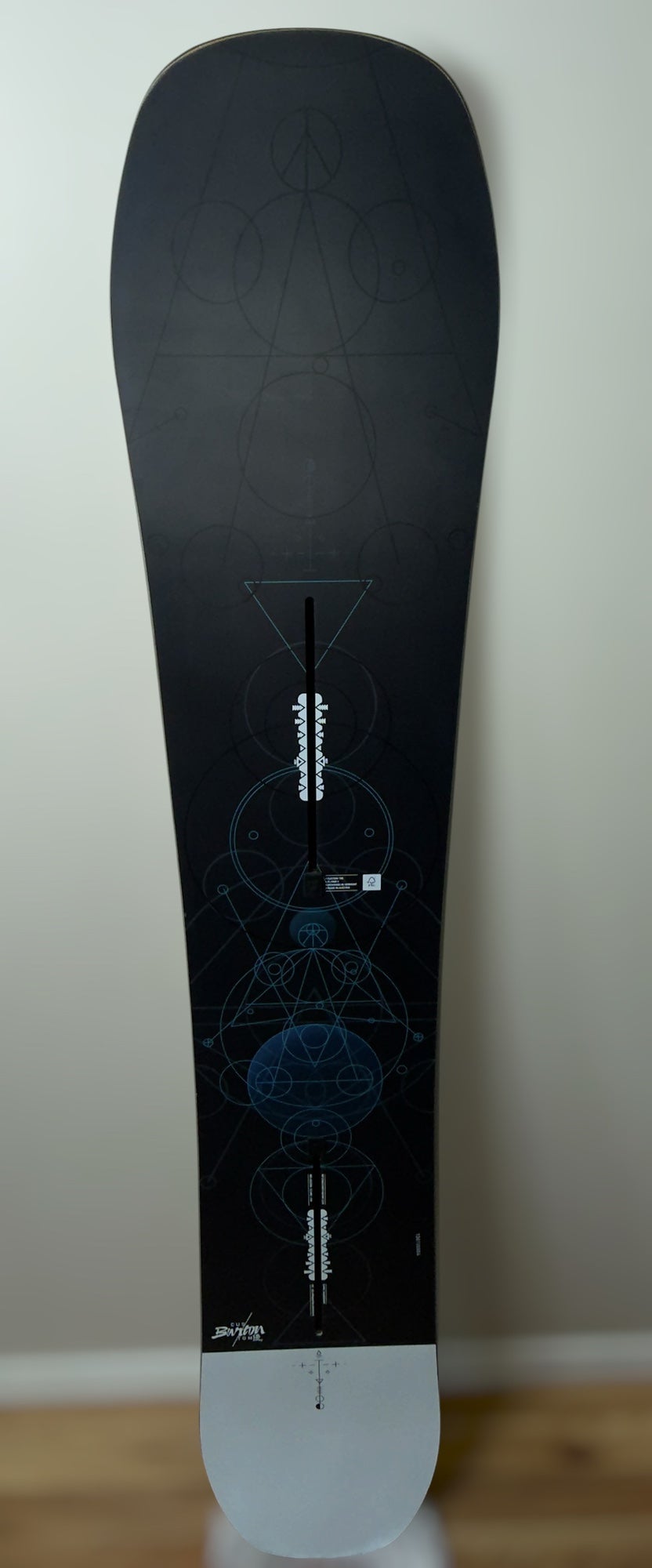 burton custom x flying v snowboard 2018  innovation has defined the Burton Custom Snowboard series and set it apart as the most popular Burton Custom Flying V 18/19