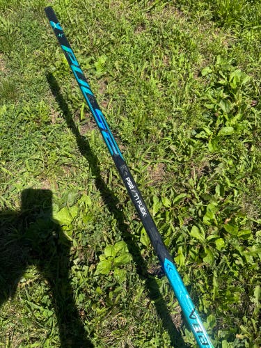 Senior Bauer Pulse Right Handed Hockey Stick P92 77 Flex (New)
