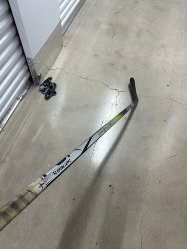 Senior Bauer Vapor Hyperlite 2 Left Hand Hockey Stick P90TM 77 Flex (Used)