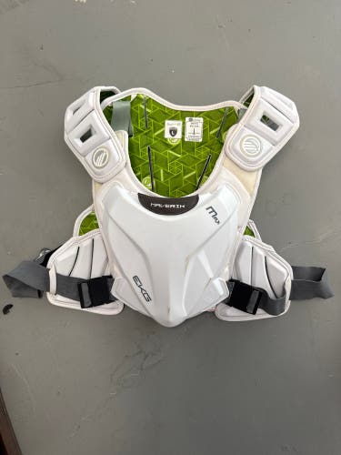 Maverik EKG Large Adult Shoulder Pads (Used)