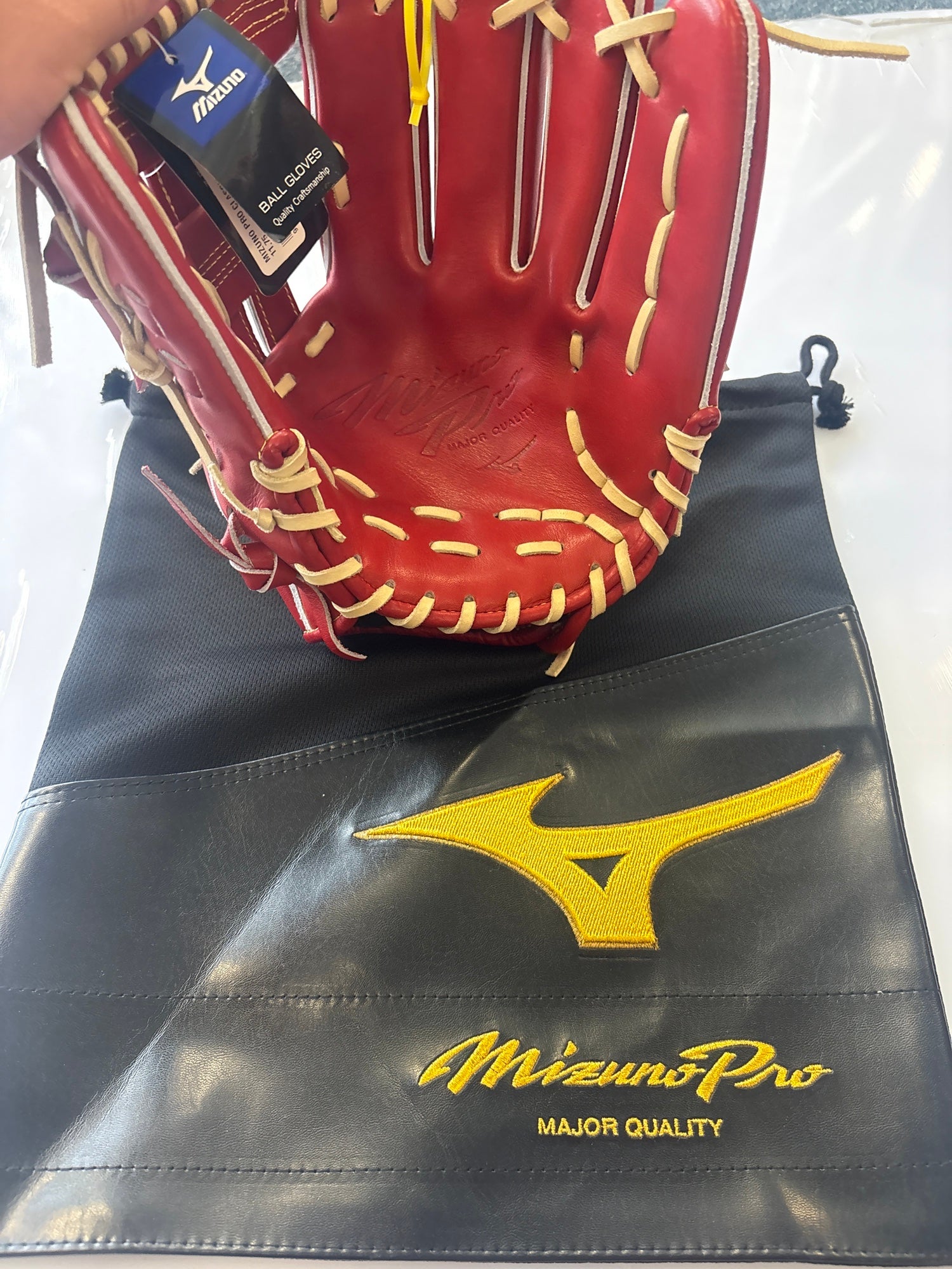 Mizuno RH Infield Baseball Glove 11.75