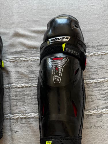 Youth Bauer Vapor 13" Shin Pads (Used)