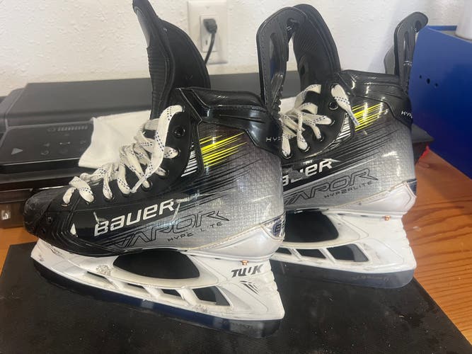 2023 Bauer Vapor Hyperlite 2 Hockey Skates Regular Width Pro Stock 7.5 - Derek Ryan Oilers