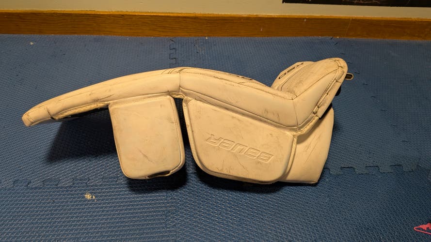 Small 2023 Bauer GSX Goalie Leg Pads (Used)
