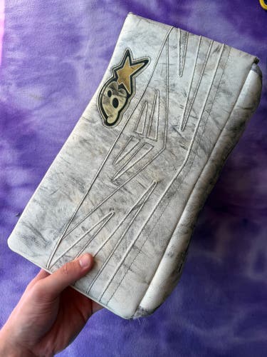 White Senior Brian's Subzero 6.0 Goalie Blockers Regular (Used)