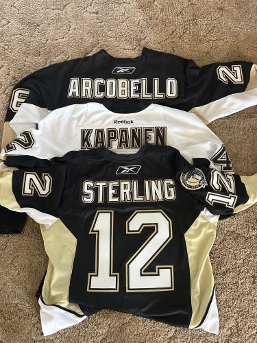 Black XXL Men's Reebok Jersey (Used)