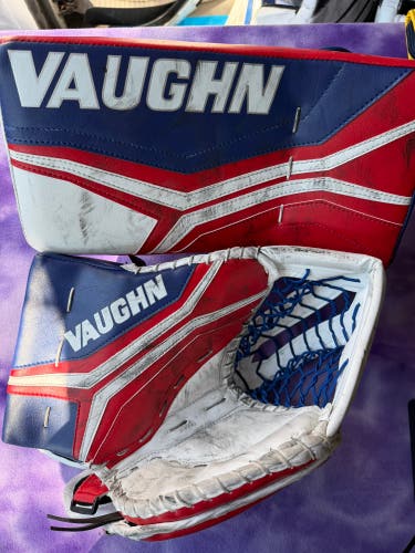 Blue Senior Vaughn Velocity V10 Goalie Gloves & Blockers Regular (Used)