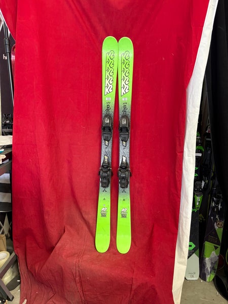 Skis: K2 Juvy junior skis,, 139cm.
Bindings: Marker
Binding Range: 235-330mm
All mountain, twin tip