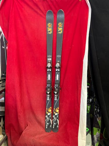 Skis: Line Darkside skis, 175cm. 
Bindings: Salomon 
Binding Range: 317-346mm