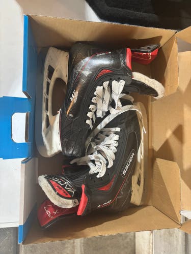 2021 Bauer Vapor 3X Pro Hockey Skates Size 5.5 Fit 2 (Used)