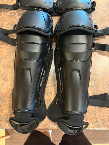 Easton Mako Catcher's Leg Guard (New)