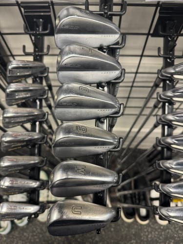 Men's 2018 Ping i500 Right Handed Iron Set Regular Flex (Used)