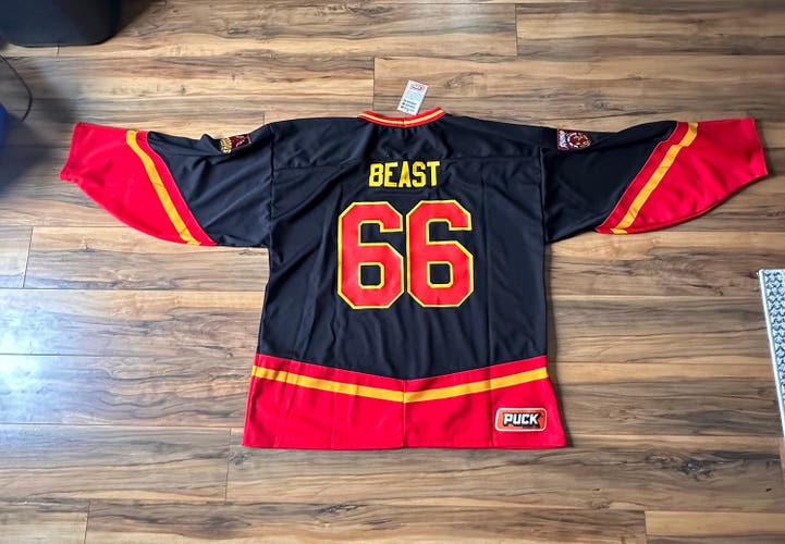 XL Men's hockey Jersey (New)