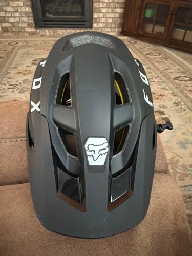 Medium Fox Speedframe Bike Helmet (Used)