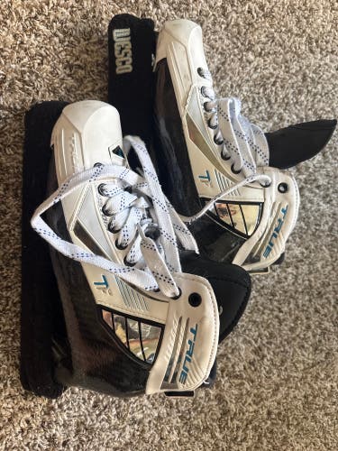 True TF Custom Pro Hockey Goalie Skates Pro Stock 9.5 (Used)