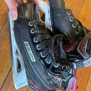 Bauer Vapor X900 Goalie Skates - Size 5D