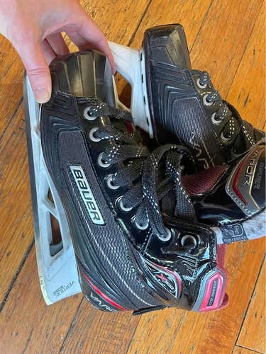 Bauer Vapor X900 Goalie Skates - Size 5D