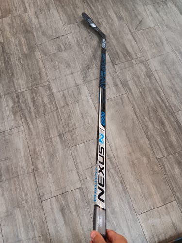 Senior Bauer Nexus 2900 Left Hand Hockey Stick P92 77 Flex (New)