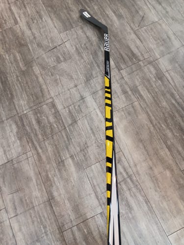 Senior Bauer Supreme S37 Left Hand Hockey Stick P28 77 Flex (New)