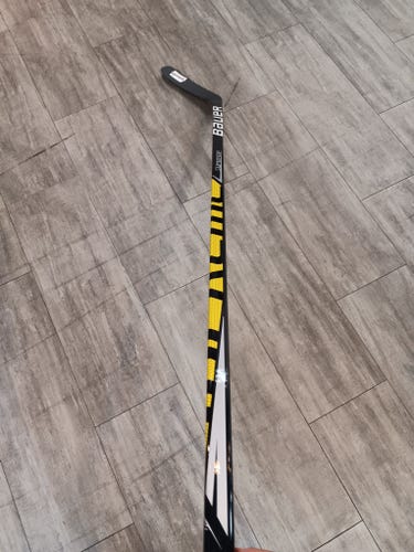 Intermediate Bauer Supreme S37 Left Hand Hockey Stick P88 65 Flex (New)