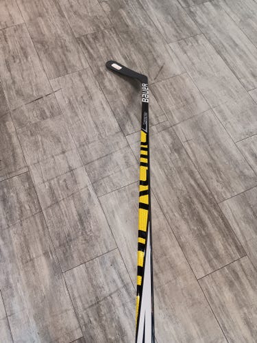 Intermediate Bauer Supreme S37 Left Hand Hockey Stick P92 65 Flex (New)