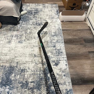 Senior Bauer Vapor Flylite Right Handed Hockey Stick P28 87 Flex Pro Stock (New)