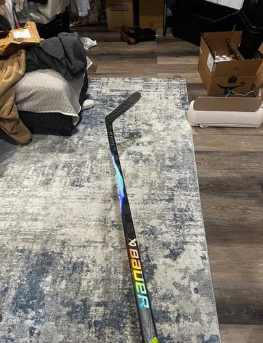 Senior Bauer Vapor Flylite Right Handed Hockey Stick P28M 82 Flex Pro Stock (Used)