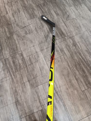 Intermediate Bauer Vapor X2.7 Left Hand Hockey Stick P28 65 Flex (New)