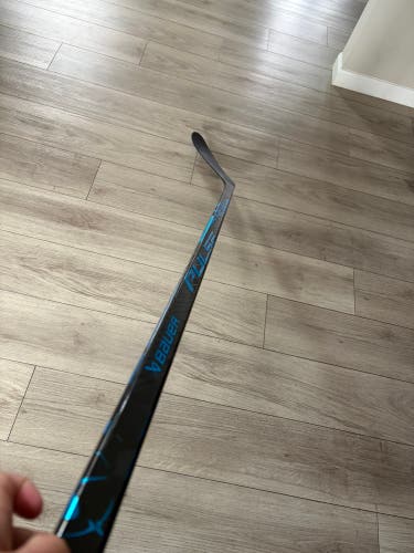 Intermediate Bauer Pulse Left Hand Hockey Stick P28 50 Flex Pro Stock (New)