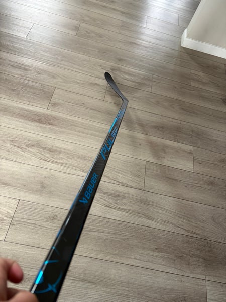 Intermediate Bauer Pulse Left Hand Hockey Stick P28 50 Flex Pro Stock (New)