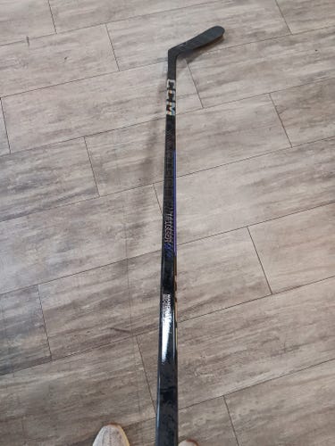 Intermediate CCM Ribcor Trigger 9 Pro Right Handed Hockey Stick P29 65 Flex (New)