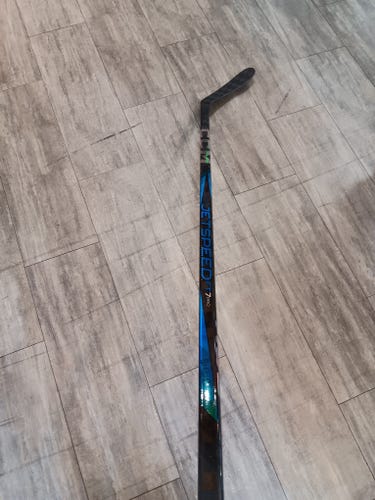 Senior CCM JetSpeed FT7 Pro Right Handed Hockey Stick P28 75 Flex (New)