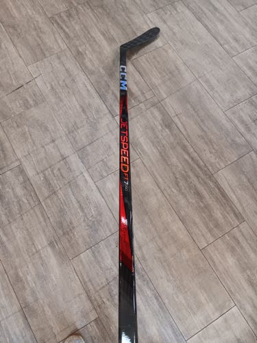Senior CCM JetSpeed FT7 Pro Right Handed Hockey Stick P28 75 Flex (New)