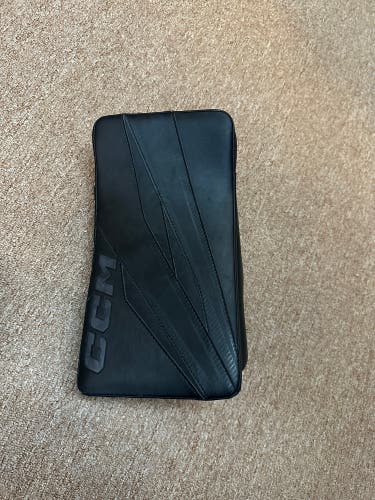 CCM Axis F9 Regular (Used)
