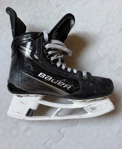 Black/Gray 2023 Bauer Vapor Hyperlite 2 Hockey Skates Regular Width Pro Stock Size 6 (Used)