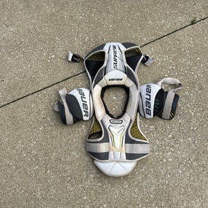 Medium Senior Bauer Supreme S170 Shoulder Pads (Used)