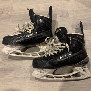 Black 2015 Bauer Supreme TotalOne MX3 Hockey Skates Extra Wide Width 7.5 (Used)