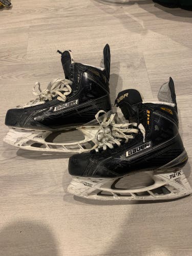 Black 2015 Bauer Supreme TotalOne MX3 Hockey Skates Extra Wide Width 7.5 (Used)