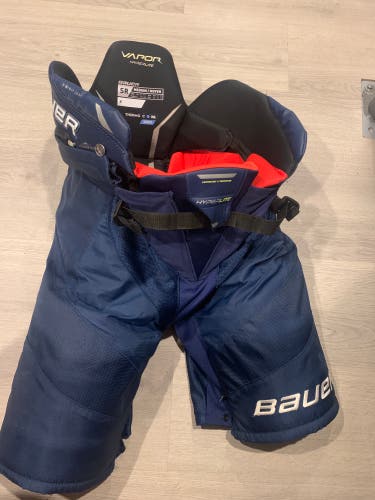 Men's Senior Medium Bauer Vapor Hyperlite Hockey Pants (Used)