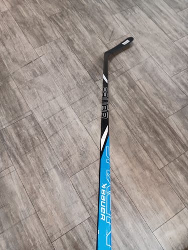 Senior Bauer E.40 Right Handed Hockey Stick P92 87 Flex (New)