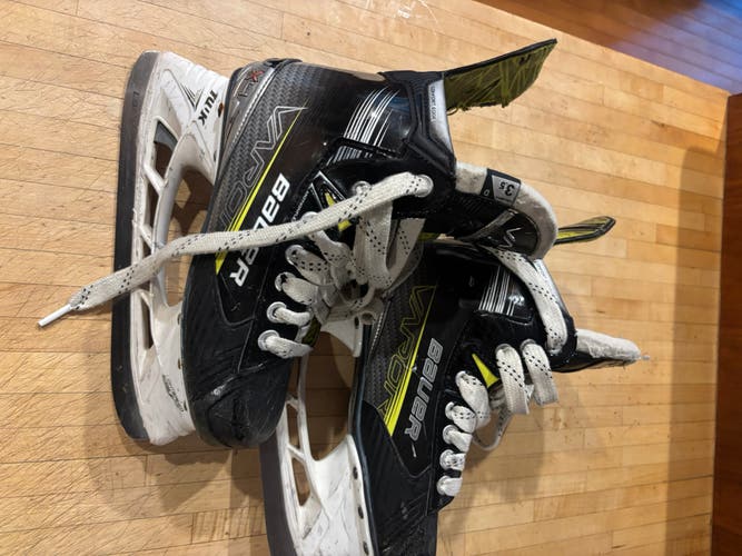 2023 Bauer Vapor X4 Hockey Skates Regular Width Size 3.5 (Used)