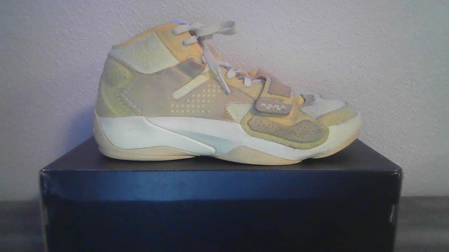 Size 9.5 - Air Jordan Zion 2 Full Moon