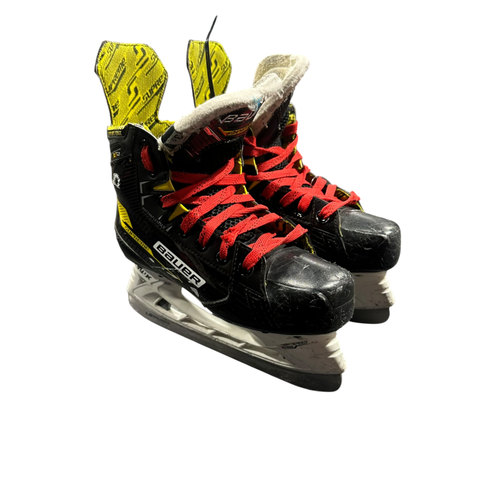 Used Bauer SUPREME M4 Junior Hockey Skate Junior 03.5 11375-S000380051