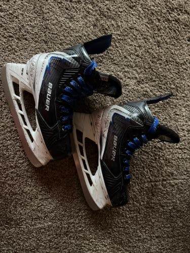 2025 Bauer Vapor Flylite Hockey Skates 13.5 (Used)